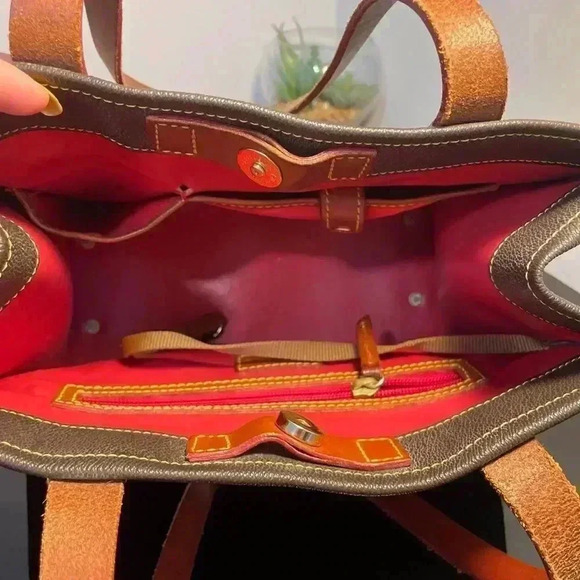 Dooney and Bourke handbag / purse Brown Pebble Grain Leather 11''x 9'' - Picture 6 of 7